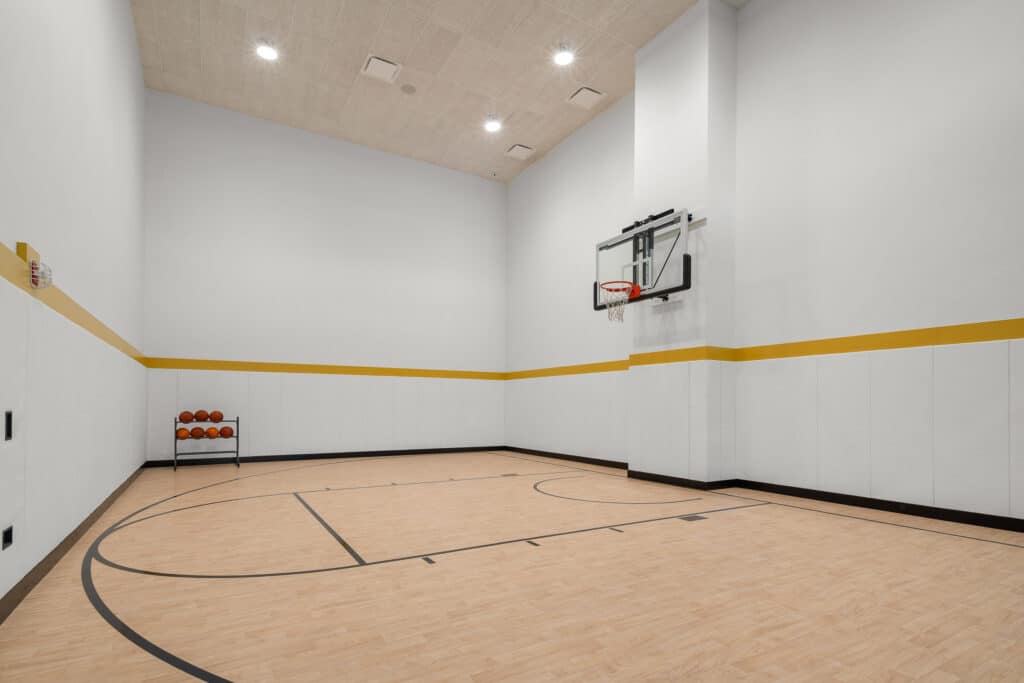 Basketball court at 1000M in Chicago, IL