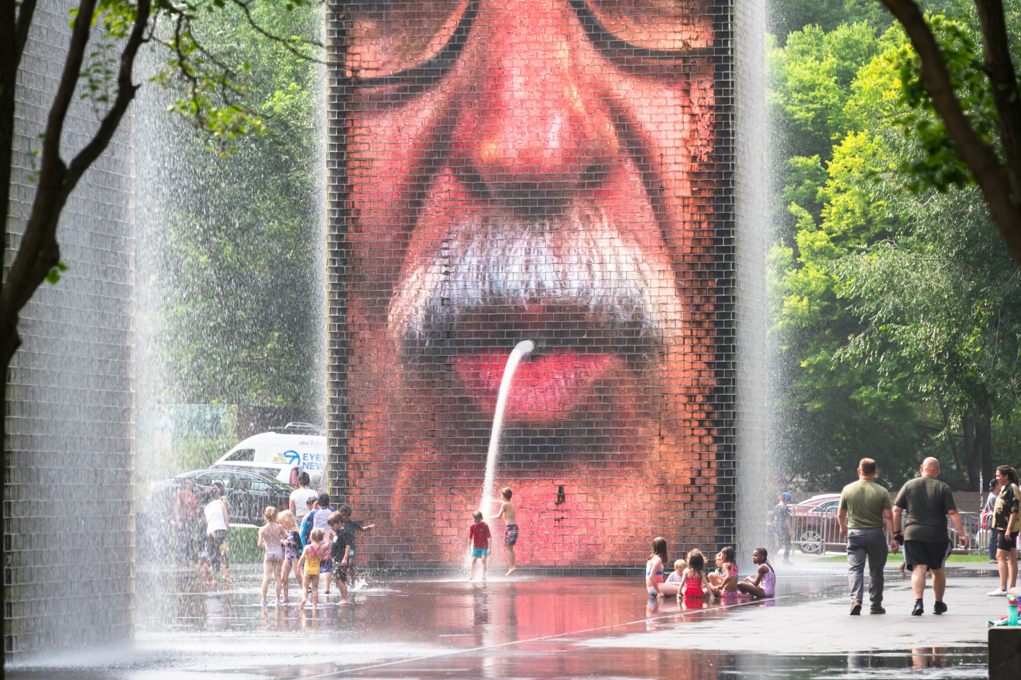 Street art and fountain in downtown Chicago