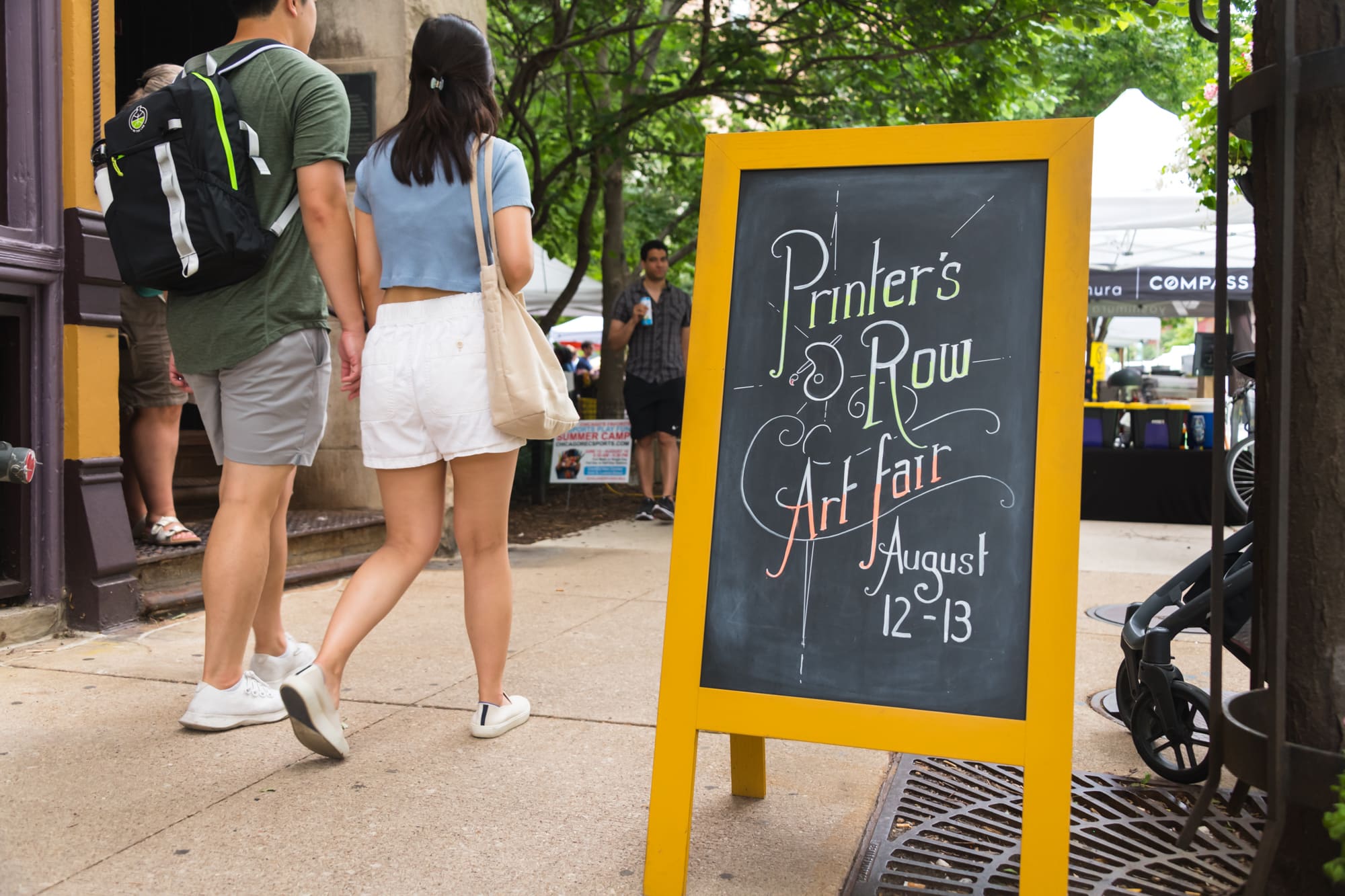 Restaurant signage in downtown Chicago