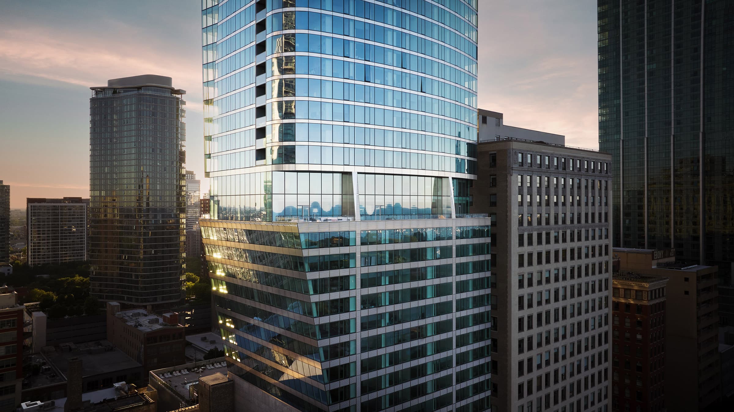 1000M Exterior Detail